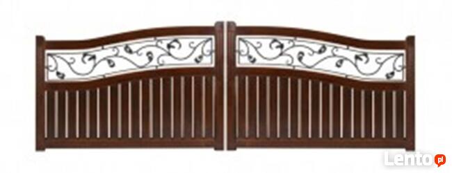 Drewniane panele ogrodzeniowe z metaloplastyką
