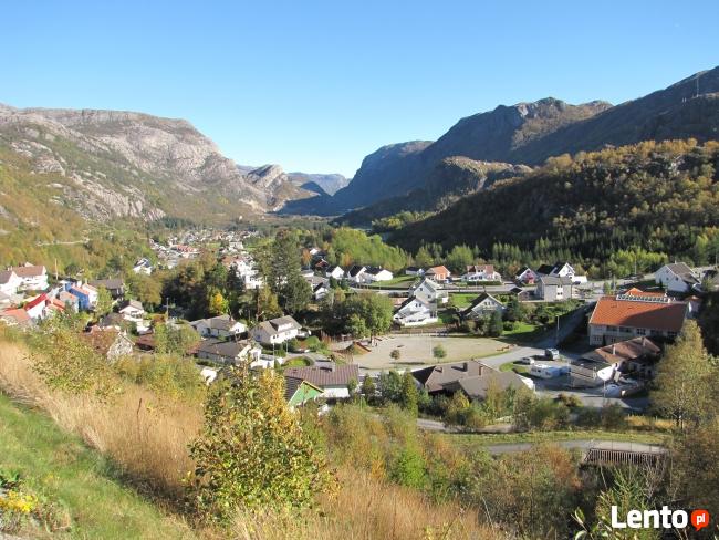 Dojrzały pozna młodszą