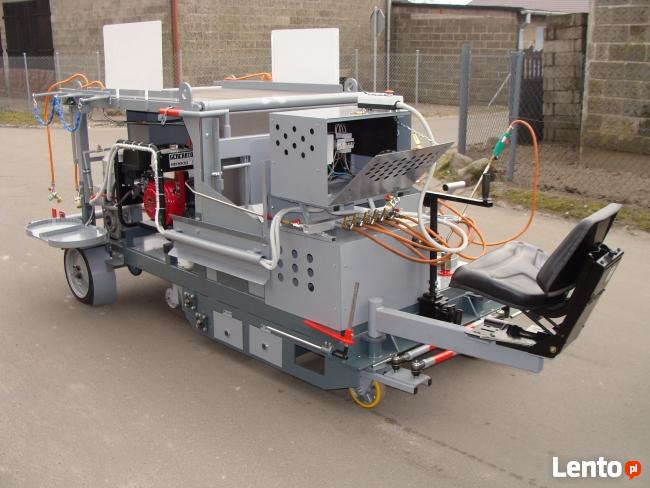 Samobieżna maszyna do rozkładania papy termozgrzewalnej