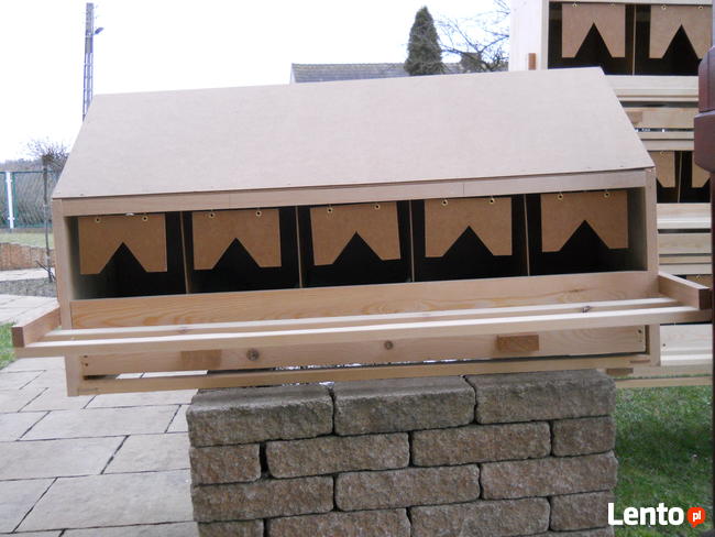 Gniazda dla kur niosek, innego drobiu, wyposażenie kurnika -