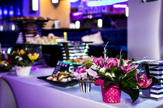 18 urodziny, osiemnastka w klubie