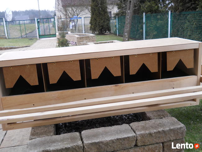 Gniazda dla kur niosek, innego drobiu, wyposażenie kurnika -