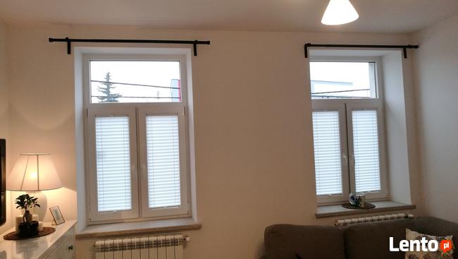 Plisy, moskitiera, rolety rzymskie.