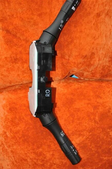 Przełącznik świateł i wycieraczek NISSAN JUKE F15