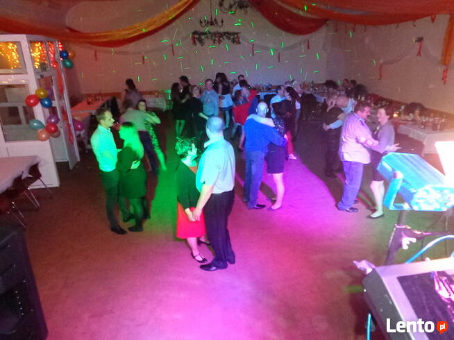 DJ oraz muzyk grający oraz śpiewający na żywo / Dwa w jednym