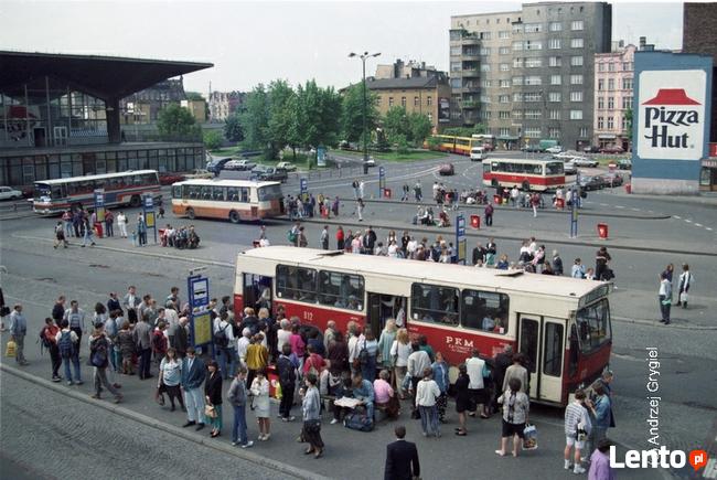 SZUKAM STARYCH, UŻYWANYCH POCZTÓWEK Z LAT POWOJENNYCH.