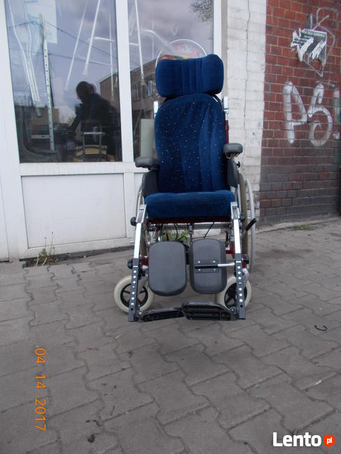 Wózek inwalidzki specjalny z regulacją oparcia i siedziska