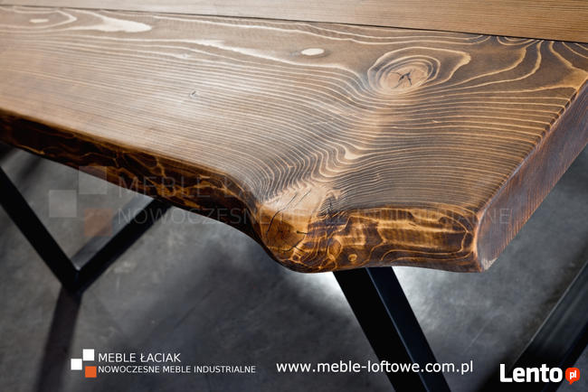 Stół, świerk postarzany, metalowe podstawy, nr kat. 447.