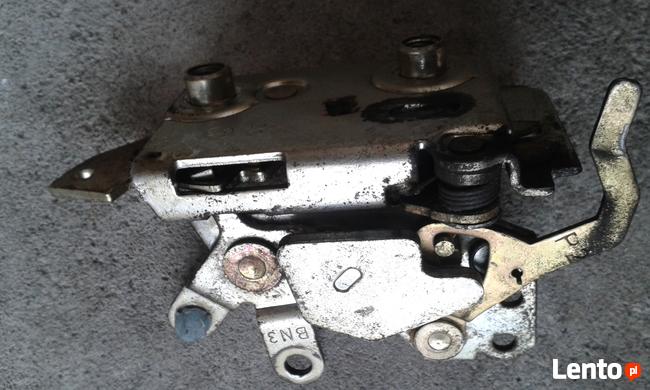 zamek prawych tylnych drzwi Skoda Felicja