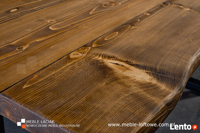 Stół, świerk postarzany, metalowe podstawy, nr kat. 447.