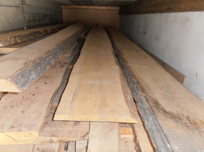 Deski, foszty jesionowe po suszeniu