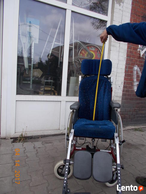 Wózek inwalidzki specjalny z regulacją oparcia i siedziska