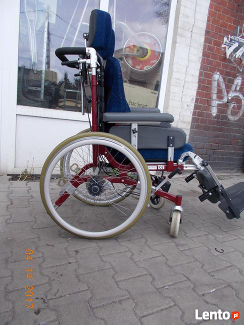 Wózek inwalidzki specjalny z regulacją oparcia i siedziska