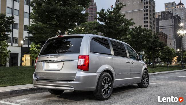 Taxi Poznań Warszawa Chopin Airport transfery Polska