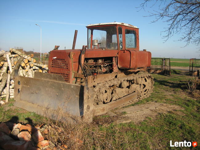 SPYCHARKA GĄSIENICOWA DT-75 - prace ziemne, równanie terenu.