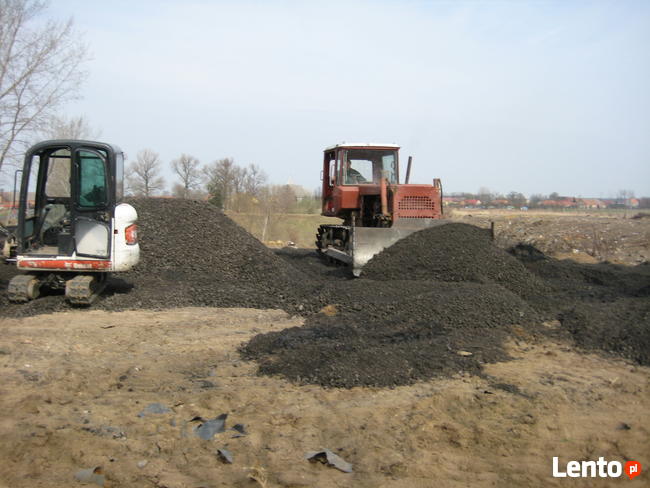 SPYCHARKA GĄSIENICOWA DT-75 - prace ziemne, równanie terenu.