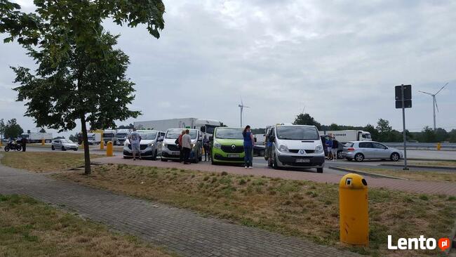 TANIE BUSY PRZEWOZY OSÓB DO HOLANDII