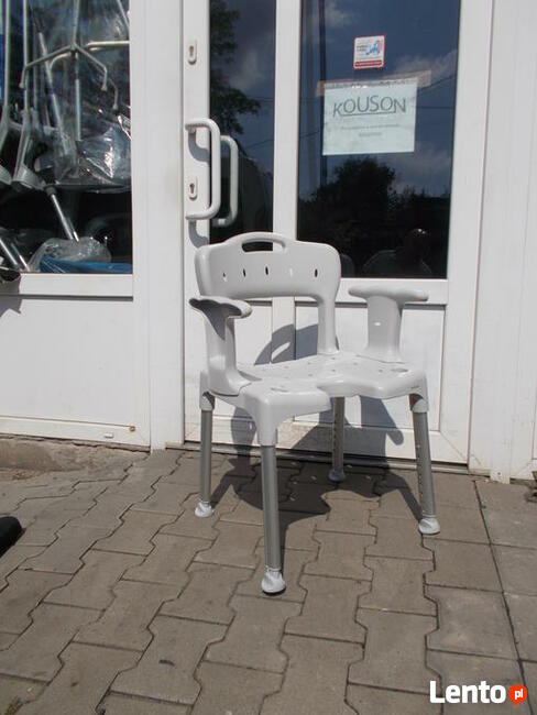 Krzesło prysznicowe z wycięciem