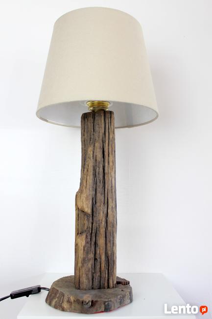Lampa z drewna z morza