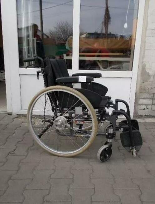 Szwedzki wózek inwalidzki Etac 42cm
