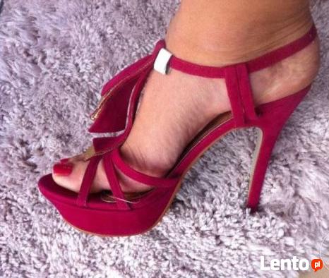 sandalki na szpilce