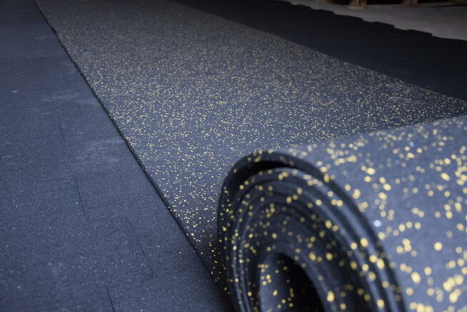 Mata gumowa w rolce siłownia fitness czarno- żółta 6mm