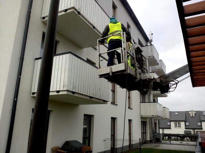 Czyszczenie Mycie elewacji hal przemysłowych kostki brukowej