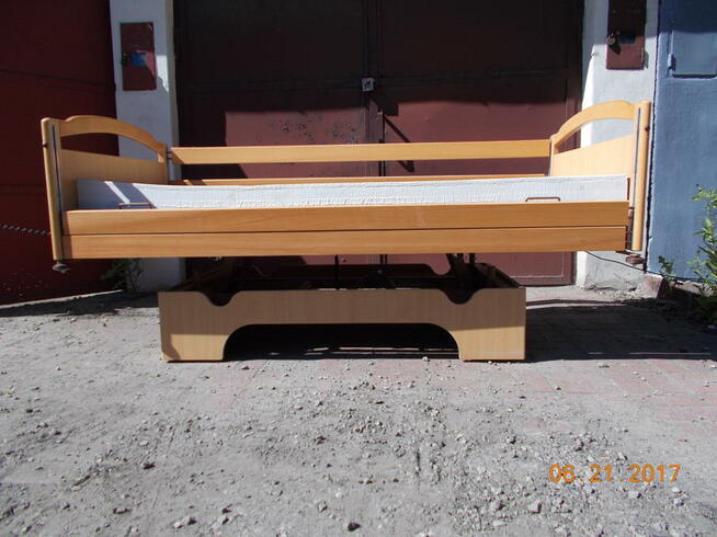 Łóżko rehabilitacyjne elektr.3 funkcyjne z wysięgnikiem