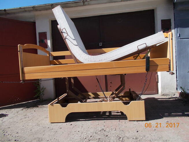 Łóżko rehabilitacyjne elektr.3 funkcyjne z wysięgnikiem