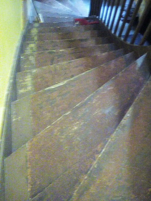 Układanie gumoleum na schodach i powierzchniach płaskich