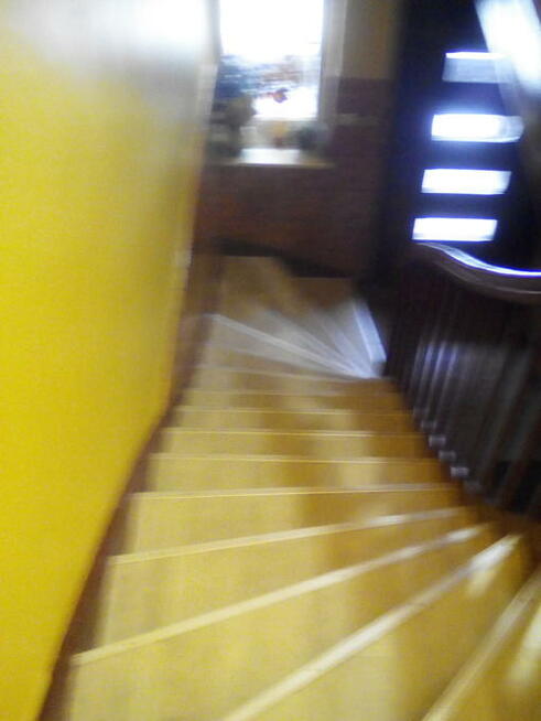 Układanie gumoleum na schodach i powierzchniach płaskich