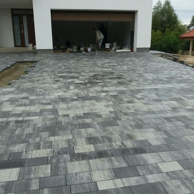 Układanie kostki brukowej