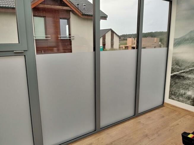 Oklejanie szyb balkonowych, łazienek, pomieszczeń