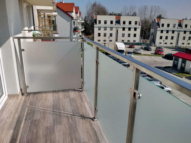 Oklejanie szyb balkonowych, łazienek, pomieszczeń