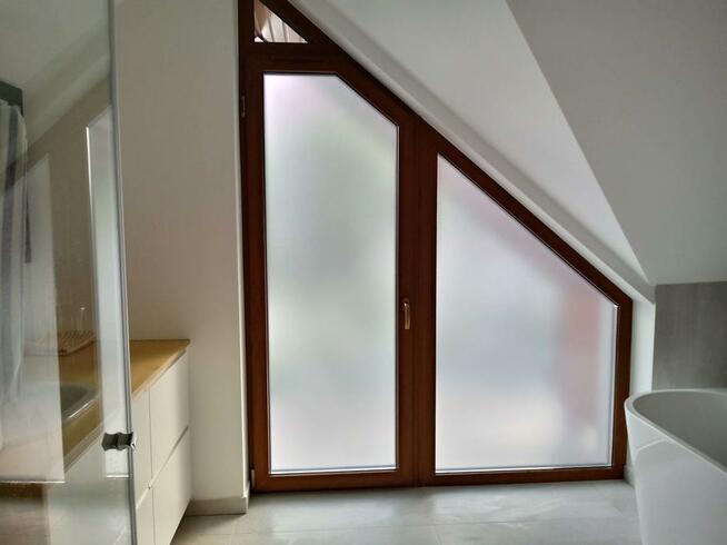 Oklejanie szyb balkonowych, łazienek, pomieszczeń