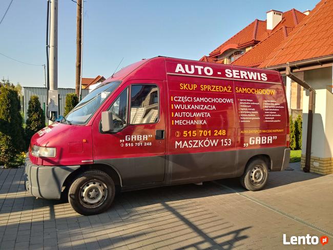 Oklejanie szyb witryn lokali: folia mrożona, drukowana, OWV