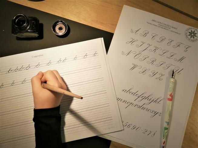 Lekcje nauki plastyki oraz kaligrafii