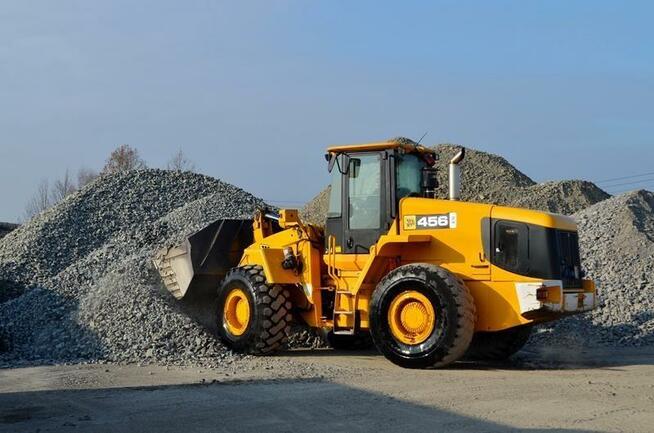 Usługi koparką Wykopy Niwelacja Rozbiórki Kruszywo Kamień