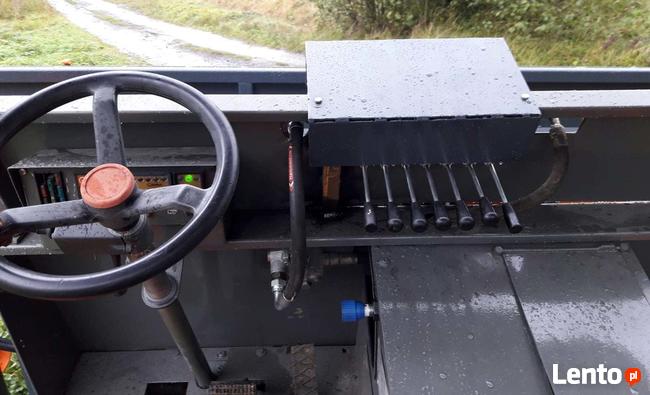 Obsypywarka do poboczy –rozściełacz kruszywa z wozidłem AUSA