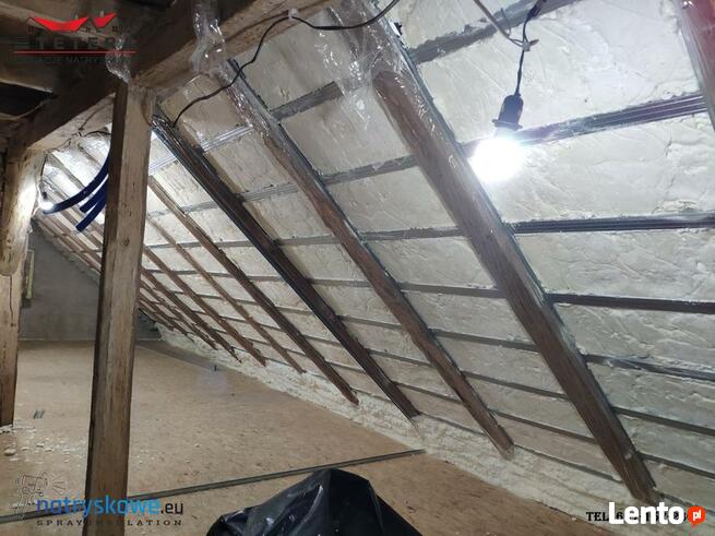 Izolacje Poddaszy Pianką Izolacja Budynków Pianą