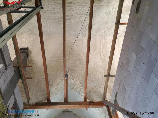 Izolacja Izolację pianką Ocieplanie Poddaszy Pianą