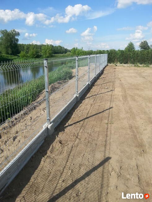 Montaż ogrodzeń panelowych