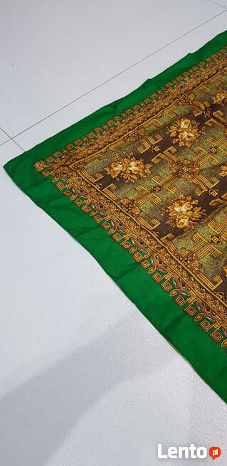 Duża wzorzysta chusta pod szyję