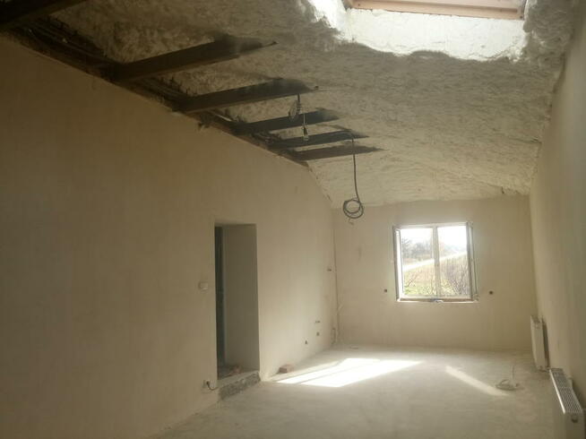 Ocieplanie pianka poliuretanowa docieplenia piana PUR