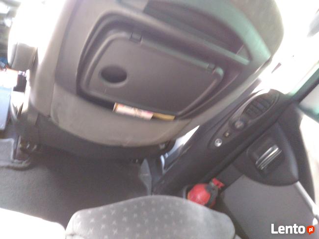 Peugeot 807 2.0 HDI 1 rejestracja 07-2004r raczej na części