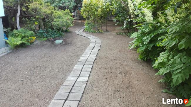 Zakładanie ODNAWIANIE ogrodu trawa z rolki.