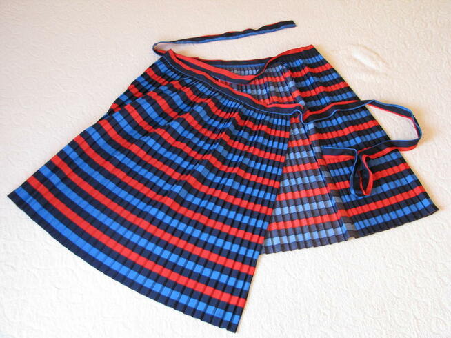 Spódnica plisowana, wiązana jak fartuszek uniwer. rozm.XS-XL