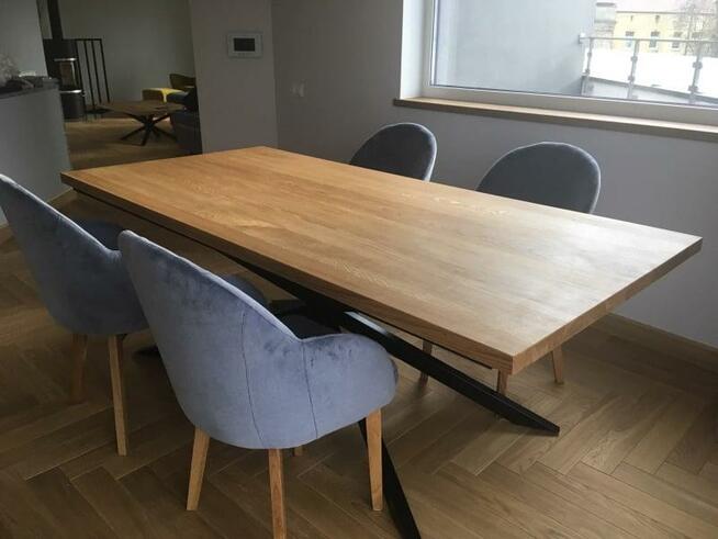 Stół dębowy 220 x 100 cm nogi 10 x 10 metalowe 100 % Drewno