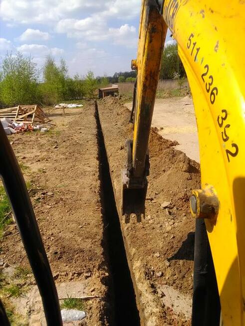 Minikoparka, Usługi minikoparką wykopy wiertnica , świder