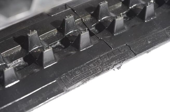 Nowa bezszwowa wzmacniana gąsienica gumowa